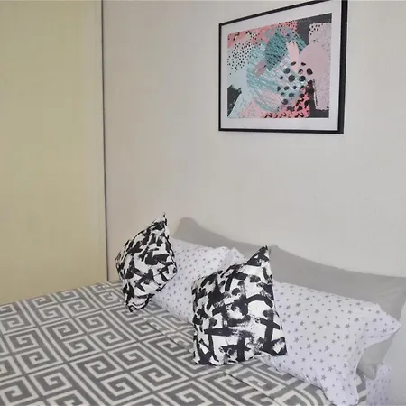 Apartment Pretty With Swimming Pool