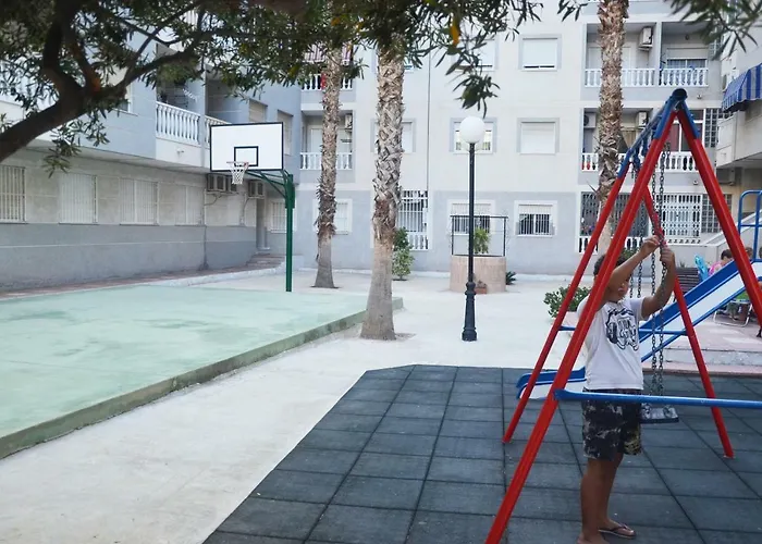 Pretty With Swimming Pool דירה *