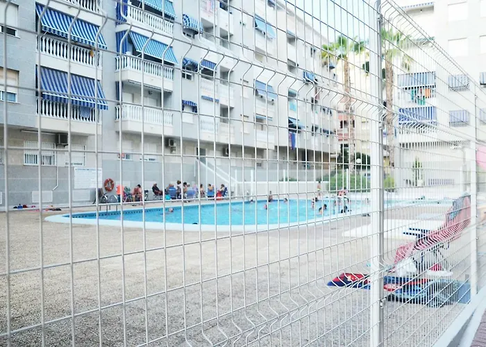 Pretty With Swimming Pool דירה